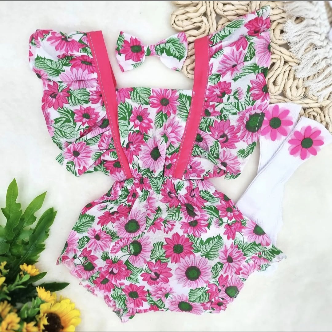 Romper sa roze suncokretima, dokolenice i šnala Romper sa roze suncokretima, dokolenice i šnala