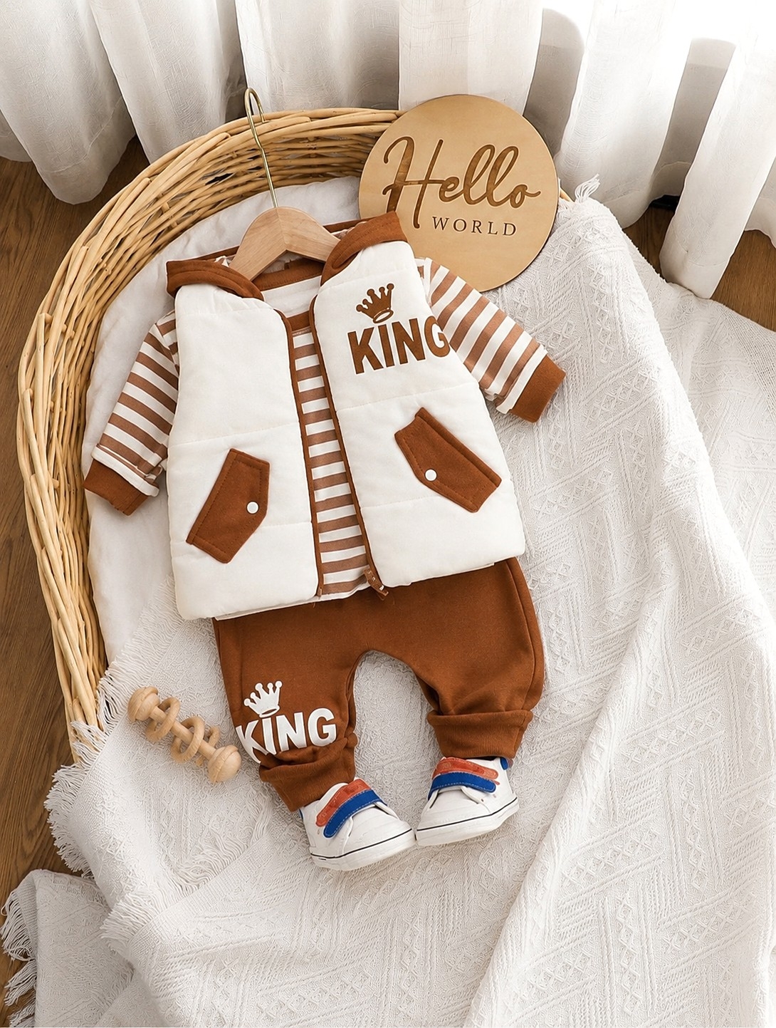 Braon KING set za bebe dečake – prsluk, bluzica i donji deo