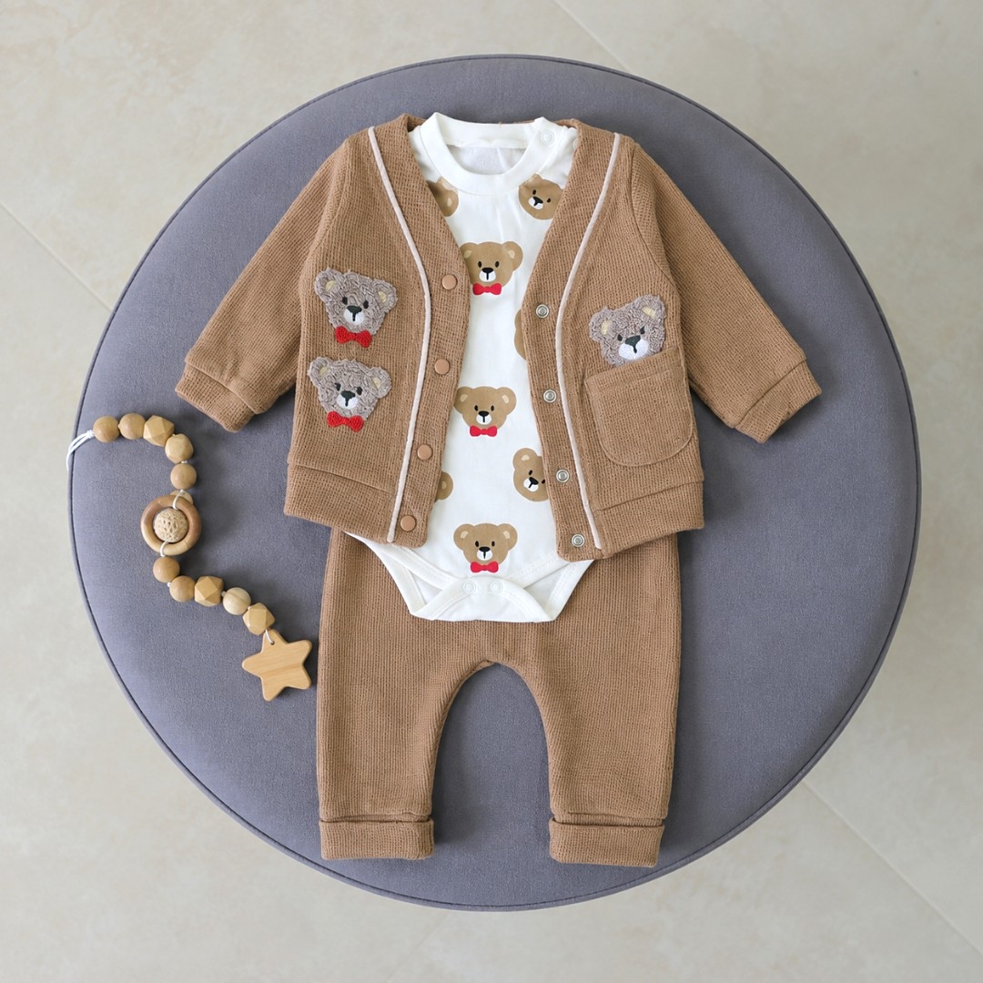 Braon trodelni komplet za bebe sa medvedićima