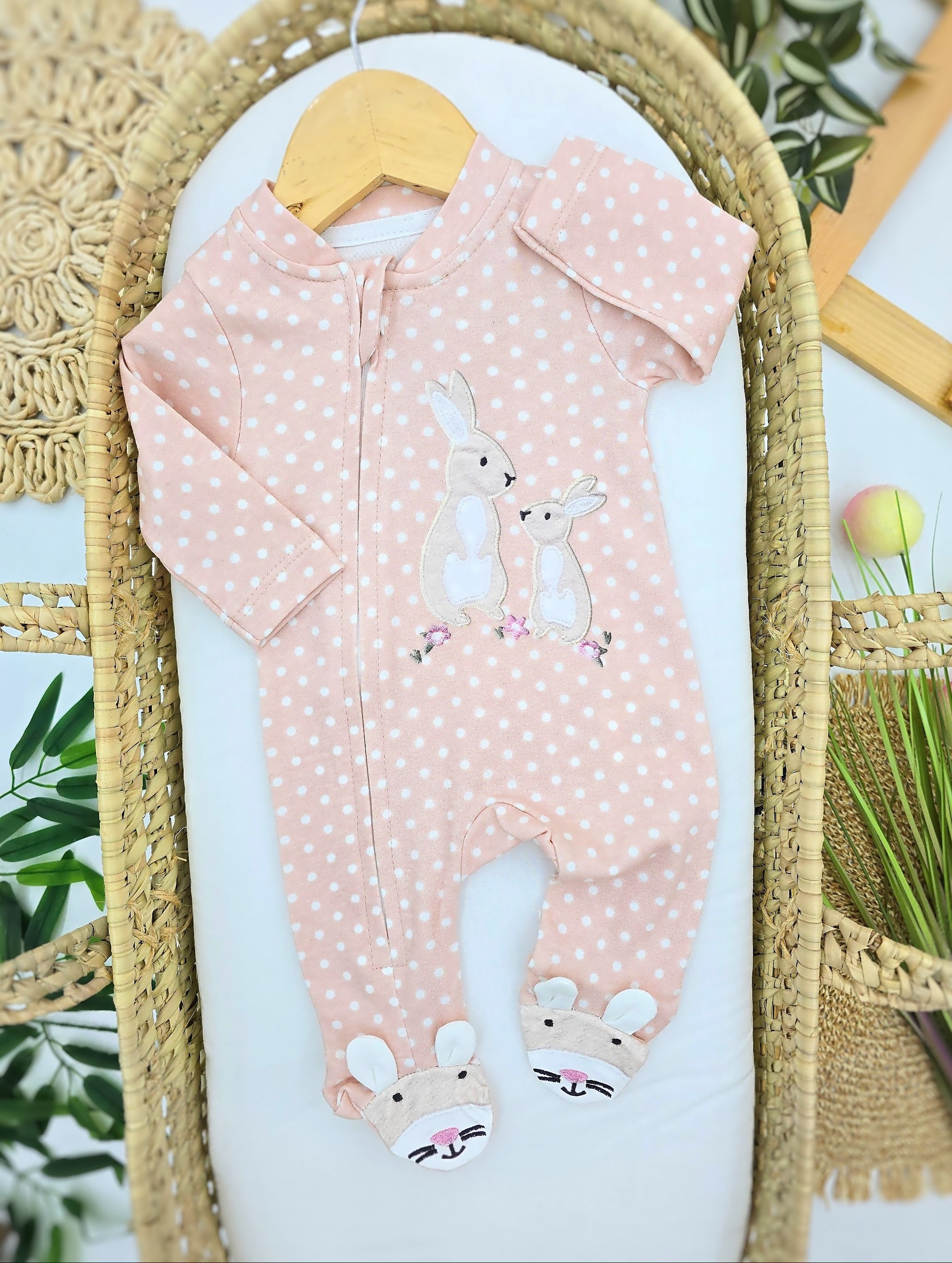 Kombinezon sa zečićima i imitacijom patofnica