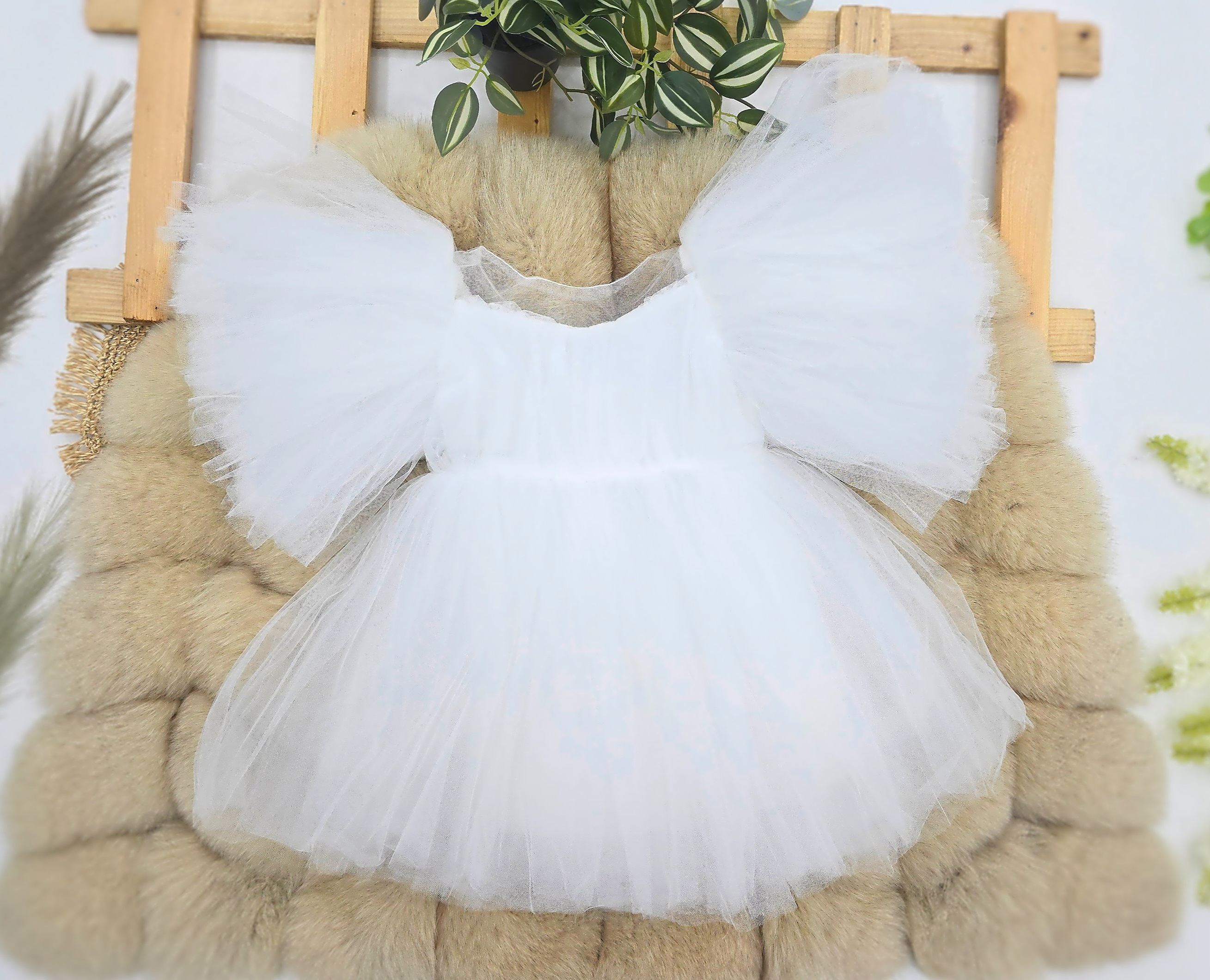 Bela flamingo haljinica za devojčice – puf rukavi od tila